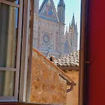 아파트 Cathedral House *